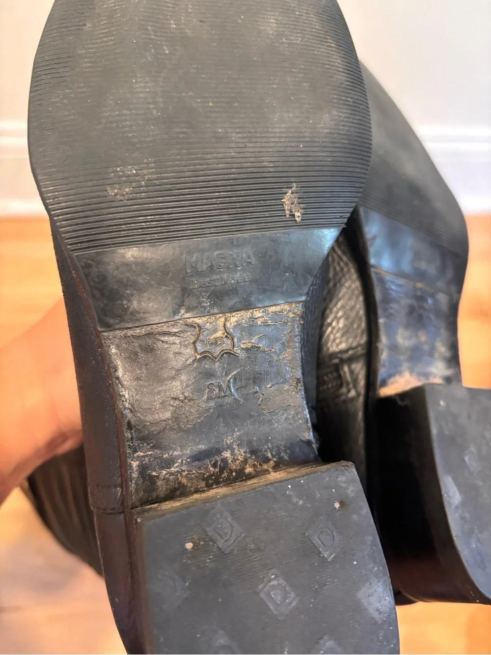 Tory Burch Selma riding boots in black pebbled leather size 8
